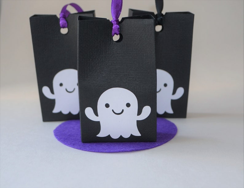 Ghost Treat Holders Trick Or Treat Bags 6 Halloween Ghost Favor Bags