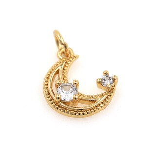 Colgante de luna calado relleno de oro de 18 quilates, colgante Micropavé CZ Moon Polaris, collar de estrellas, amuleto de luna, suministros de joyería de bricolaje, 17.5x12.5x2.7mm