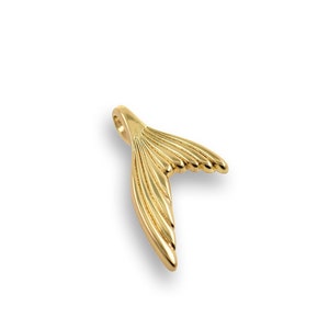 Tail Pendant, 18K Gold Filled Fish Tail Pendant, Tail Charm, Sea Life Charm, Fish Necklace, DIY Jewelry Supplies, 17x28mm