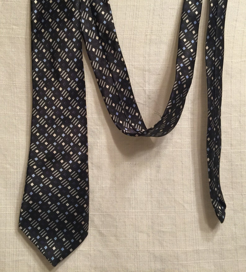 Vintage 1960s Boy/'s Deep Navy wGray /& Light Blue Geometric Pattern Necktie ~No Tag~ 2.75 Wide x 49 Long