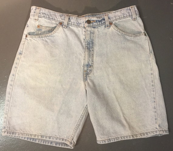 Vintage 1980s Men's LEVI'S Trashed Light Wash 550… - image 1