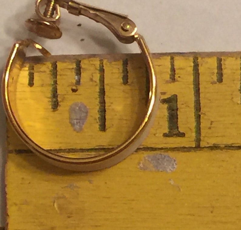 Vintage NAPIER White Enameled Screw Back Clip On Earrings~ Shiny Gold Tone Ridged