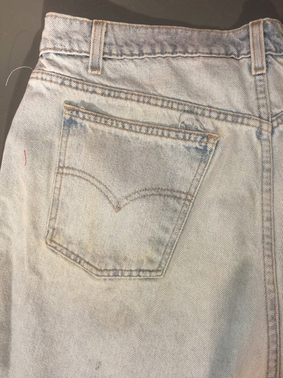 Vintage 1980s Men's LEVI'S Trashed Light Wash 550… - image 8