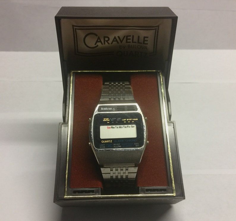 Vintage 1980s Caravelle by BULOVA Men/'s Wristwatch Hard Plastic Retail WatchDisplay Case~ EMPTYCase Only