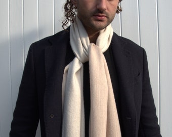 Foulard en laine d’alpaga crème et beige pour homme