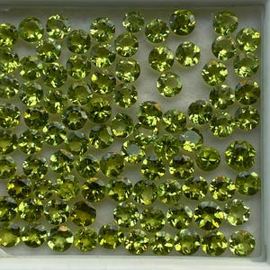 Natural Green Peridot Gemstone 5x5 mm Round Cut Faceted Peridot Loose Gemstones