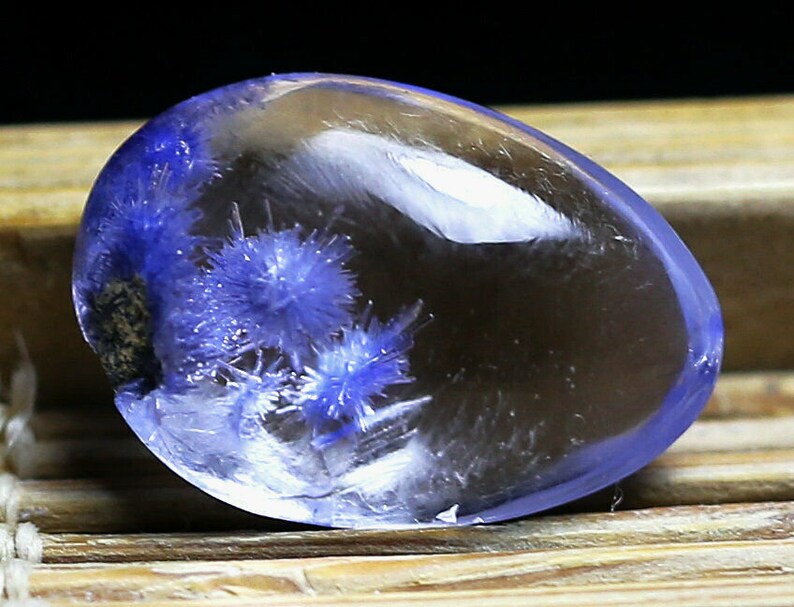 4.9 carats Periwinkle Blue Dumortierite Encapsulated Quartz 8996