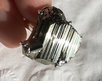 Geometric pyrite formation ring. Size 7.