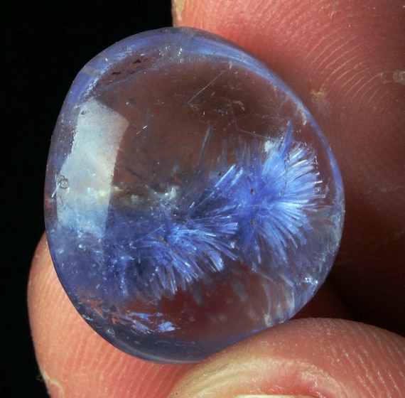 4.9 carats Periwinkle Blue Dumortierite Encapsulated Quartz 8996