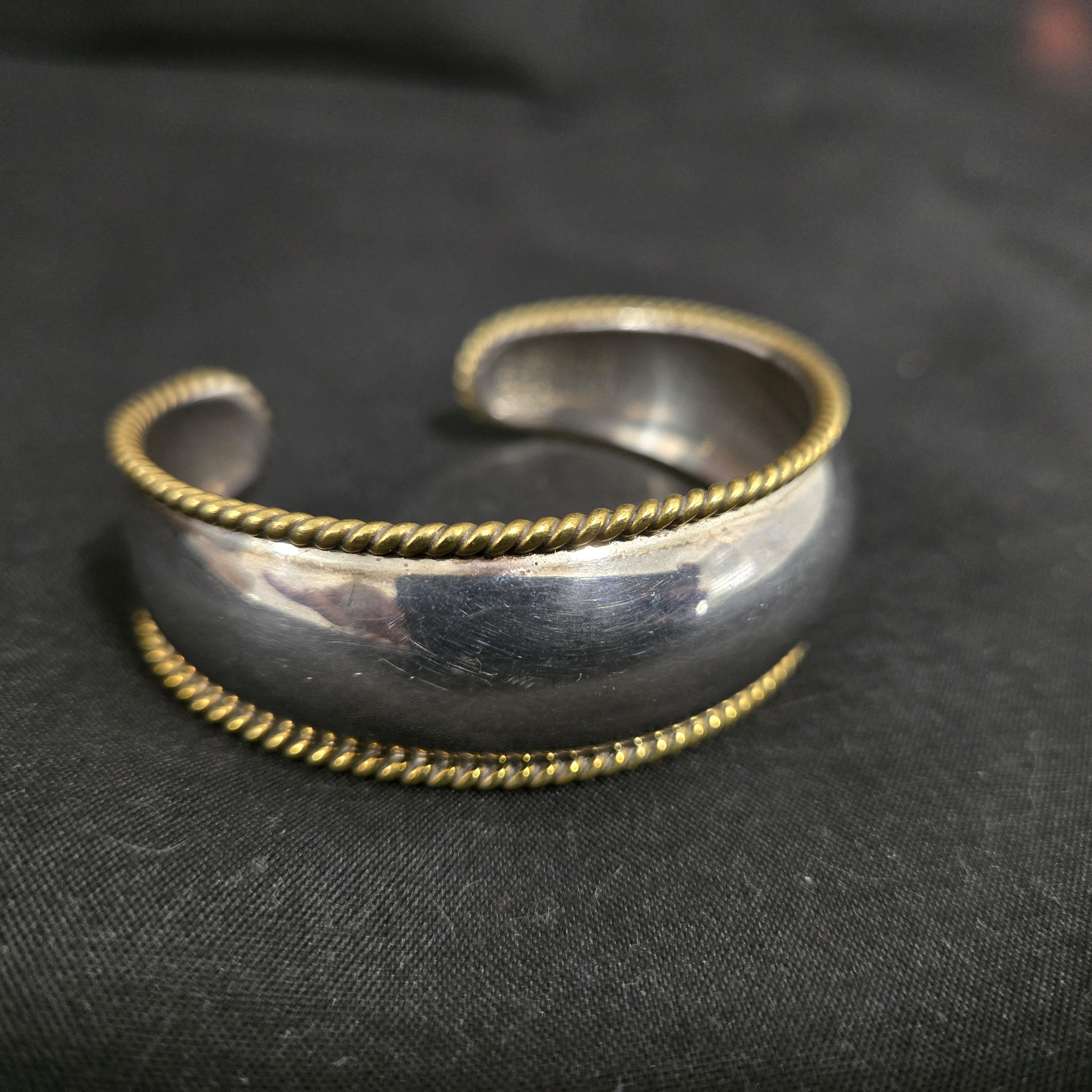 Bracelet Vintage Argent Sterling Avec Breloques De Villes (Canada, Mexique, Etc.) - Occasion