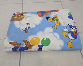 Sábana plana vintage de Mickey Mouse de Disney Productions: Mickey en globo aerostático, Minnie, Goofy, Donald