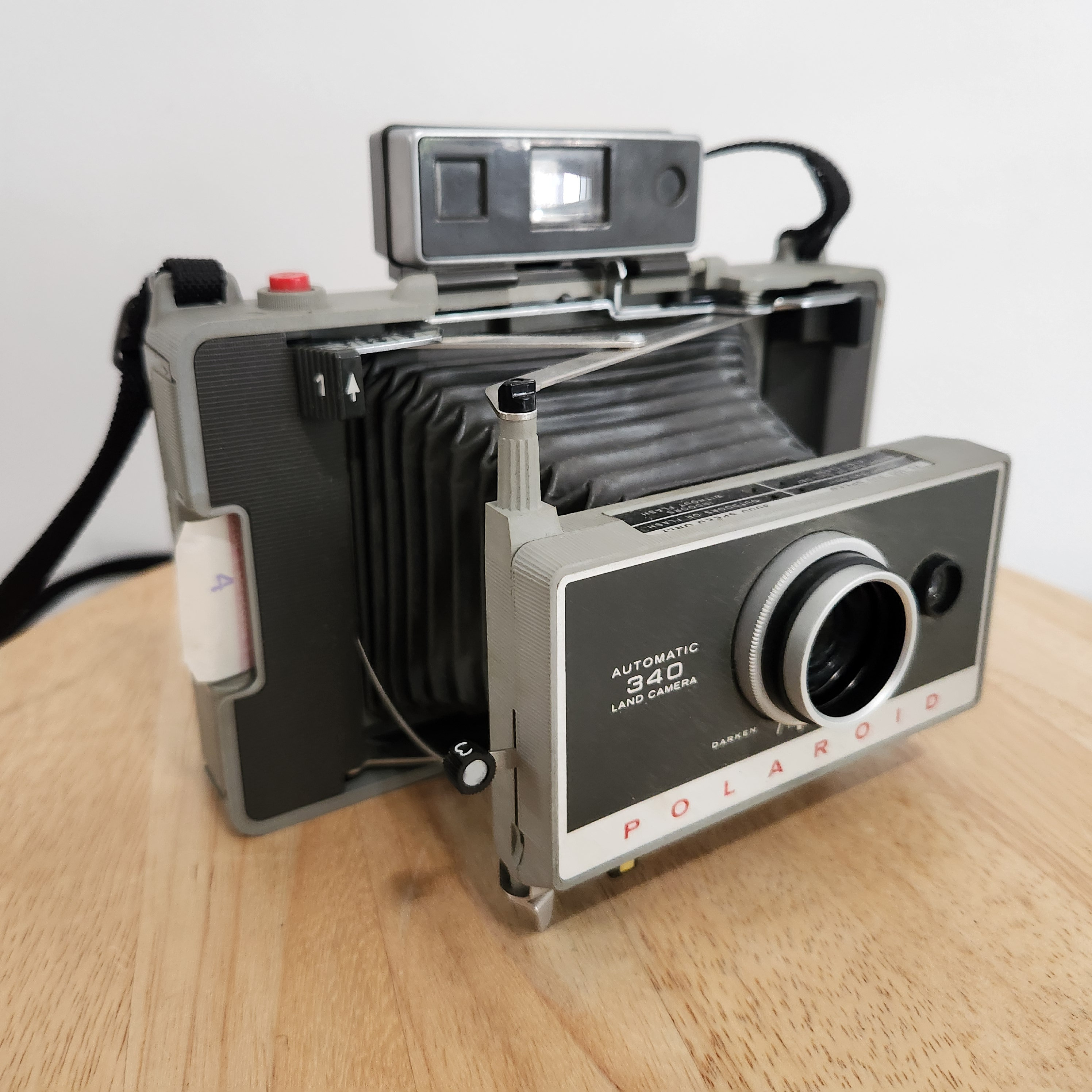 Polaroid Land Camera Automatic 340
