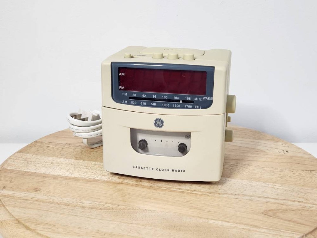 GE Cassette Clock Radio/ Retro Clock Radio Radio Plug in - Etsy