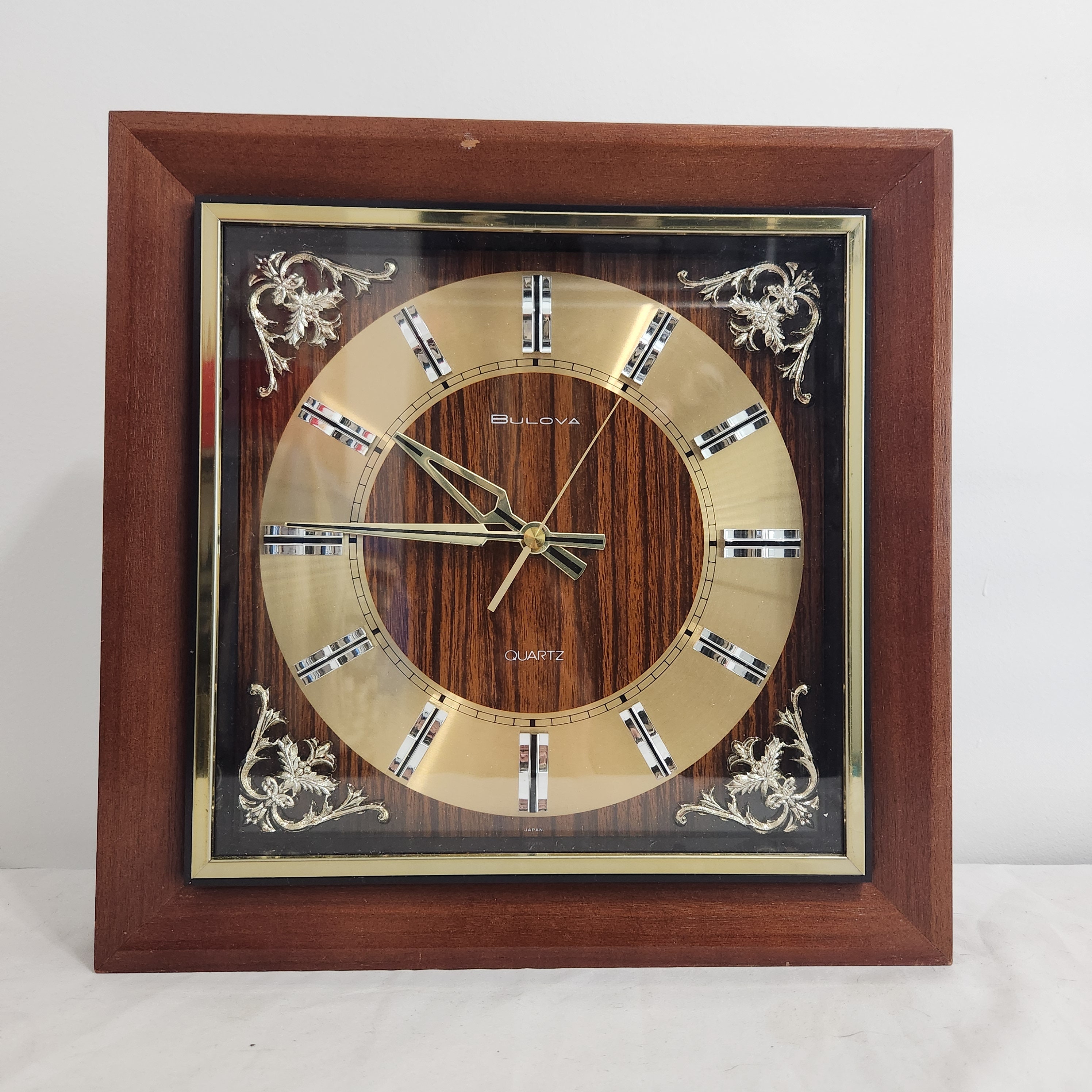 Vintage bulova wall clock with pendulum new arrivals