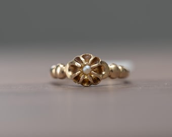 Antique Victorian Yellow Gold Belcher Pearl Ring