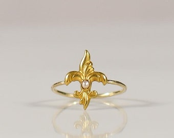 Vintage Fleur-De-Lis Pearl 14k Yellow Gold Ring