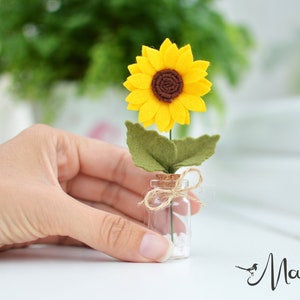 Mini felt sunflower, felt flowers, mum mom gift, mothers day spring flowers, teacher gift, desk mate, flower decoration,  wedding favors