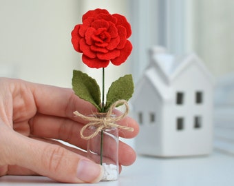 Mini red rose felt flowers valentine gift, desk mate, flower decoration