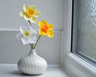 Daffodil bouquet: handmade felt flowers in a vase, Mothers day spring flowers, mum mom housewarming gift, flower decoration
