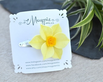 Pince à cheveux jonquille, jonquille en feutre, jonquille de la Saint-David, fête des mères, mariage jaune, accessoire de cheveux fleur, accessoire floral jaune