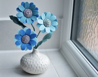 Blue felt flower bouquet, Mothers day spring flowers, felt flowers, mum mom gift, housewarming gift, flower decoration, desk mate