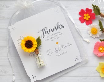 Felt Flower Wedding or Party Favors: Flower in a vase with Personalised Card