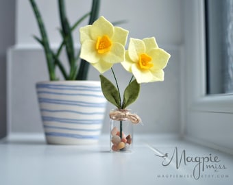 Daffodil in a bottle with personalised card: Handmade felt flower appreciation gift -for motherw day birthday anniversary valentine friend