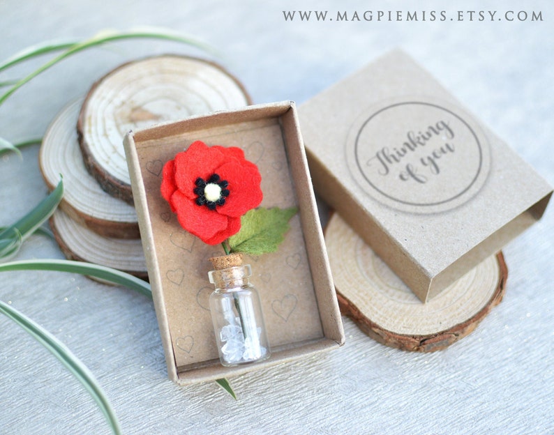 Matchbox poppy, matchbox gift, felt poppy, mini flower, remembrance flower, mum flowers, flower gift, teacher friend gift, Red poppy