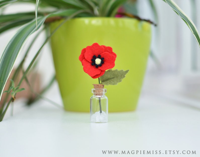 Matchbox poppy, matchbox gift, felt poppy, mini flower, remembrance flower, mum flowers, flower gift, teacher friend gift, image 2