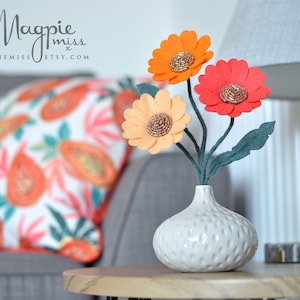 Orange felt flower bouquet, Mothers day spring flowers, felt flowers, mum mom gift, housewarming gift, flower decoration, desk mate