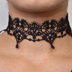 Collier gothique de type ras de cou en velours et dentelle