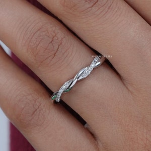 Round Cut Lab Grown Diamond Twisted Ring, Natural Round Twisted Rope Ring For Engagement Gift, Moissanite Round Stacking Ring For Women