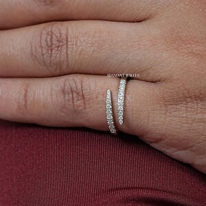 Rund öppen vigselring med labbodlad diamant, smycken med konstgjorda diamanter, förlovningsring med bypass-diamanter, elegant smyckespresent till henne