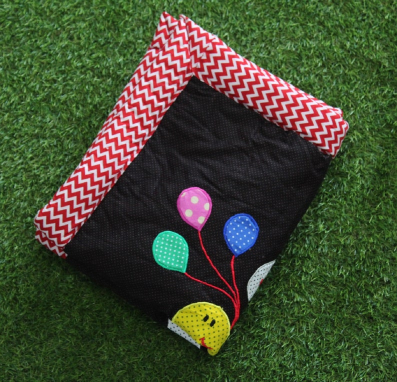 Giraffee and ballon design quilt custom quilt baby shower ideas handmade quilt Designer quilt