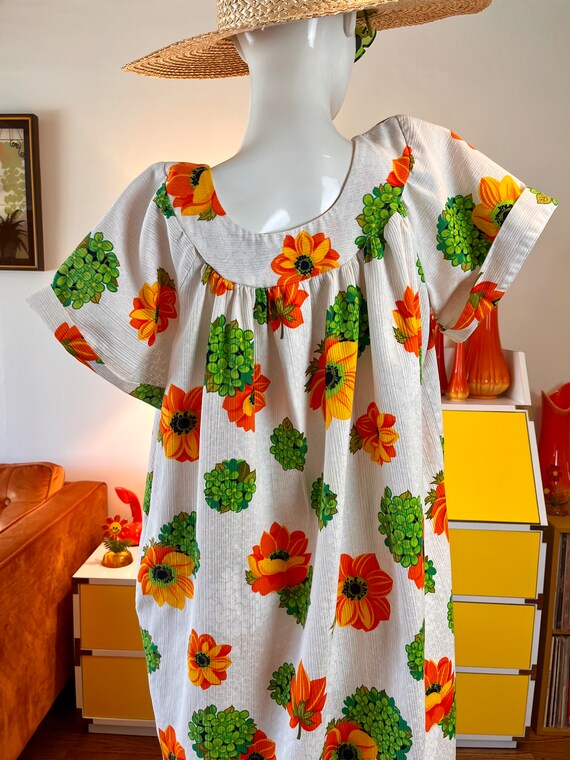 Vintage 60s/70s White, Orange, and Green Groovy F… - image 9