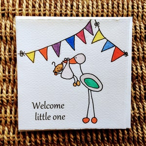 Nueva tarjeta de bebé hecha a mano: Bienvenido pequeño. Diseño tradicional holandés de cigüeña.