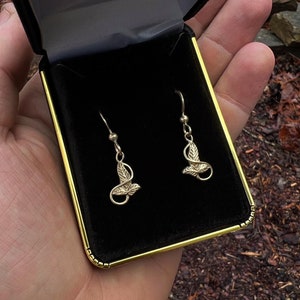 Juego de pendientes de hojas élficas, joyería inspirada en la naturaleza de Lorien en oro o plata.