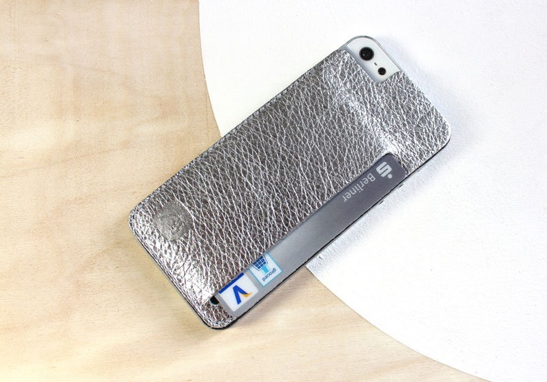 slim purse for the back of your iPhone made of silver leather / silver leather case for iPhone 5, iPhone 5s or iPhone SE / Made in Berlin image 2