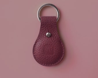 Leather Airtag case // Airtag case made of leather // Airtag pendant made of wine-red leather // Airtag keychain with initials