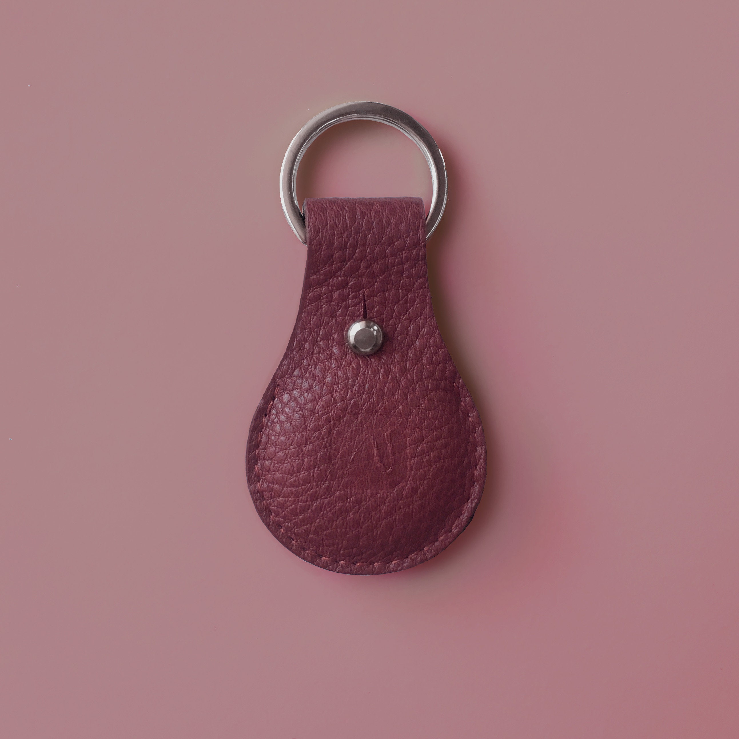 Wisdompro Leder-Anhänger Für AirTag – Rosa, Mit Fenster Für Münzen Oder AA-Medaillon
