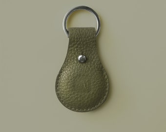 Leather Airtag case // green Airtag case leather // Airtag pendant made of khaki green leather for Airtags // Airtag keychain with initials