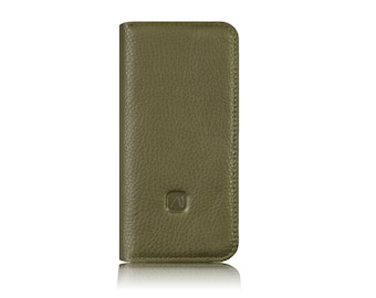 olivgrüne iPhone Case aus Leder mit Vakuumfolie iPhone 13 & 14 | Klapphülle Leder khaki grün für iPhones | handgemachte Handyhülle Leder