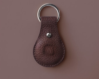Leather Airtag case // Airtag case // Airtag pendant made of dark brown leather for Airtags // Airtag keychain with initials