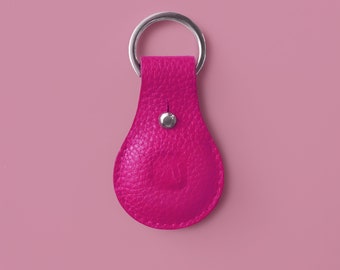 Leather Airtag case // Airtag case // Airtag pendant made of pink leather for Airtags // Airtag keychain with initials on request