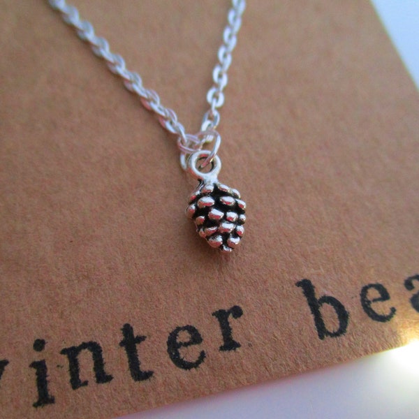 Collier personnalisé de cônes de pin - Ami - Créatures des bois - Hiver - Personnalisé - Bijoux - Bijoux - Anniversaire - Noël - Être cher