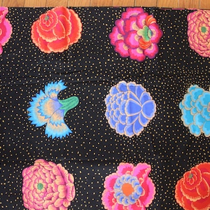 Kaffe Fassett Corsage Fabric for Rowan/Westminster - PWGP149 Corsage (Black) - OOP