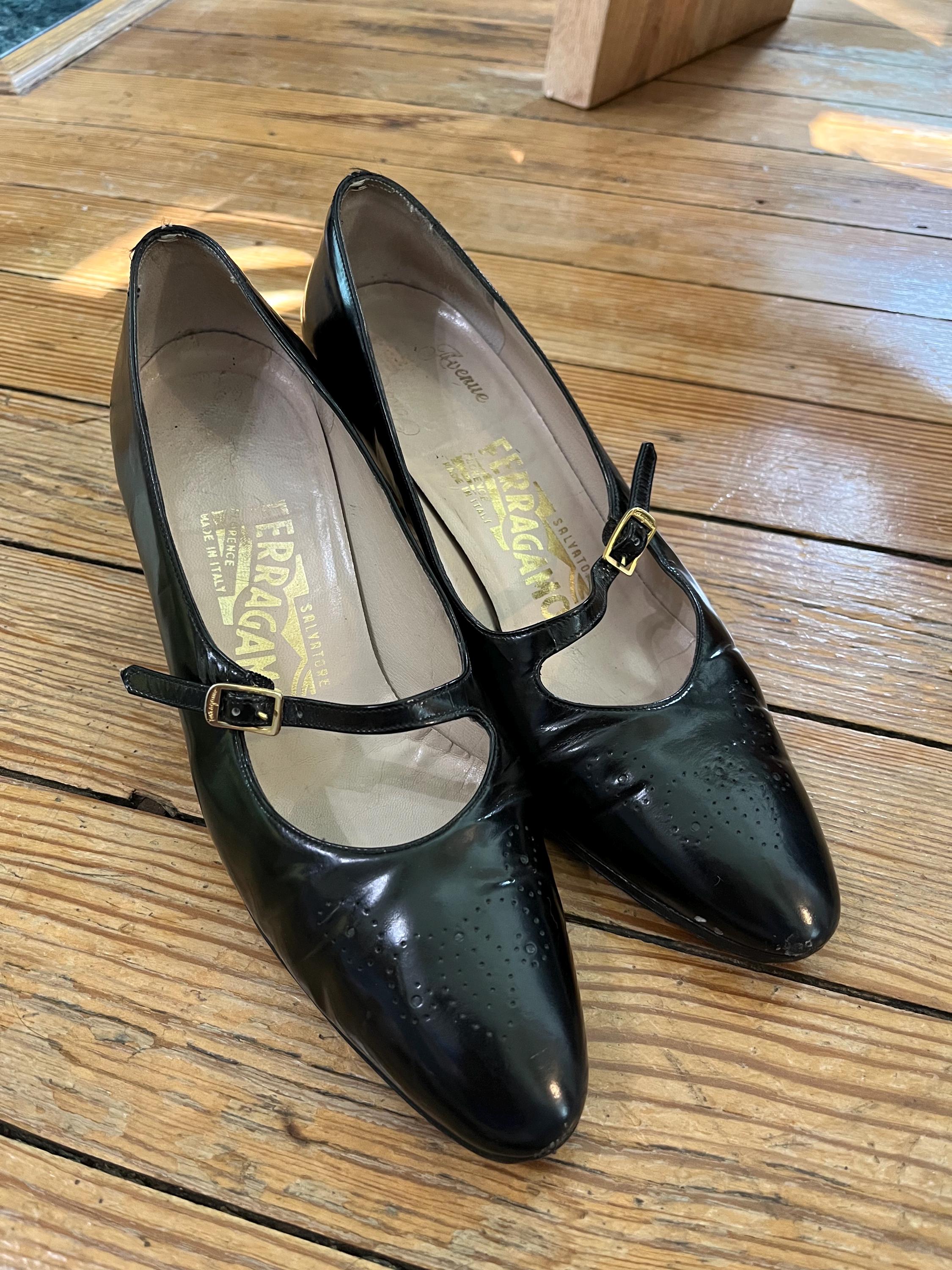 Salvatore Ferragamo 茶/ フラットシューズ Ferragamo リボンフラットシューズ - メルカリ