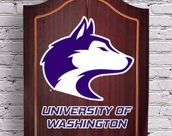 Tablero y diana de dardos con licencia oficial de la Universidad de Washington – Acabado en nogal – Decoración para sala de juegos
