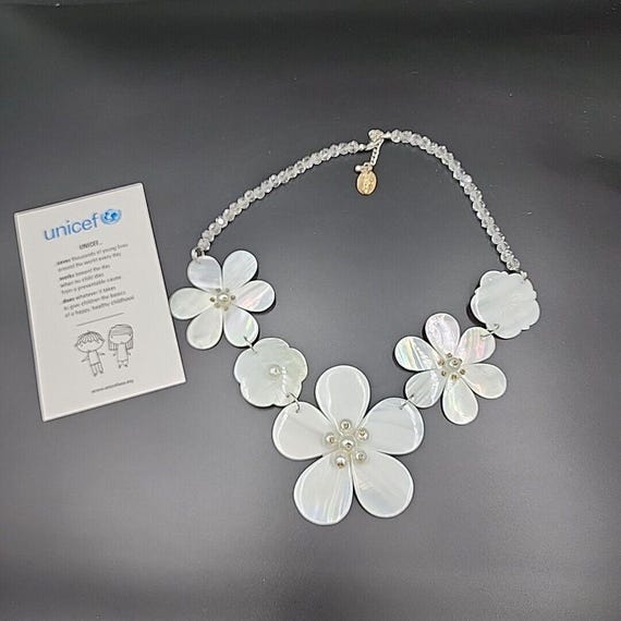 Cabebe Shell Flower Statement Necklace Unicef Hal… - image 1