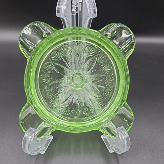 Jeanette Sunflower Ashtray Vaseline Glass Uranium 5